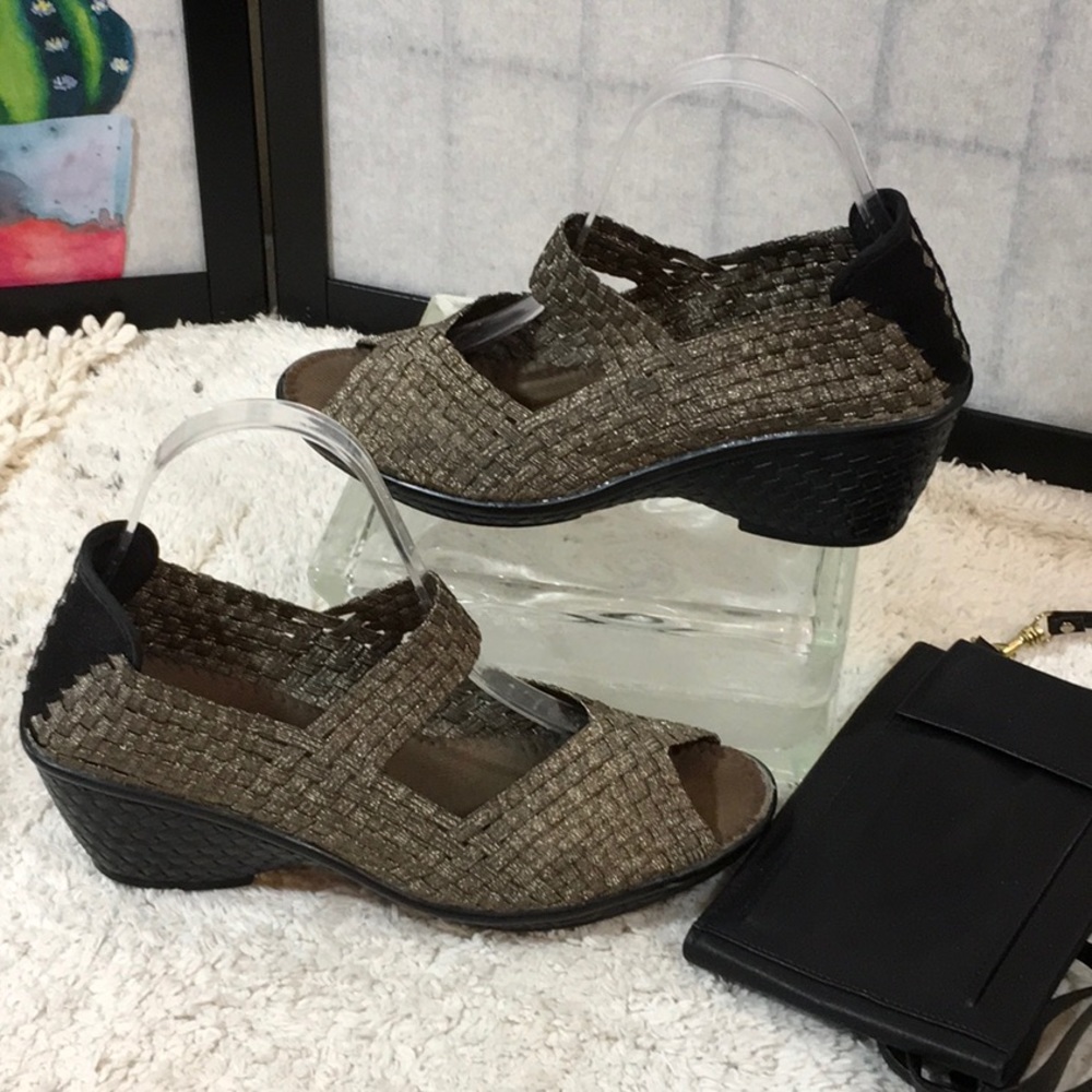 Bernie Met gold woven platform wedge